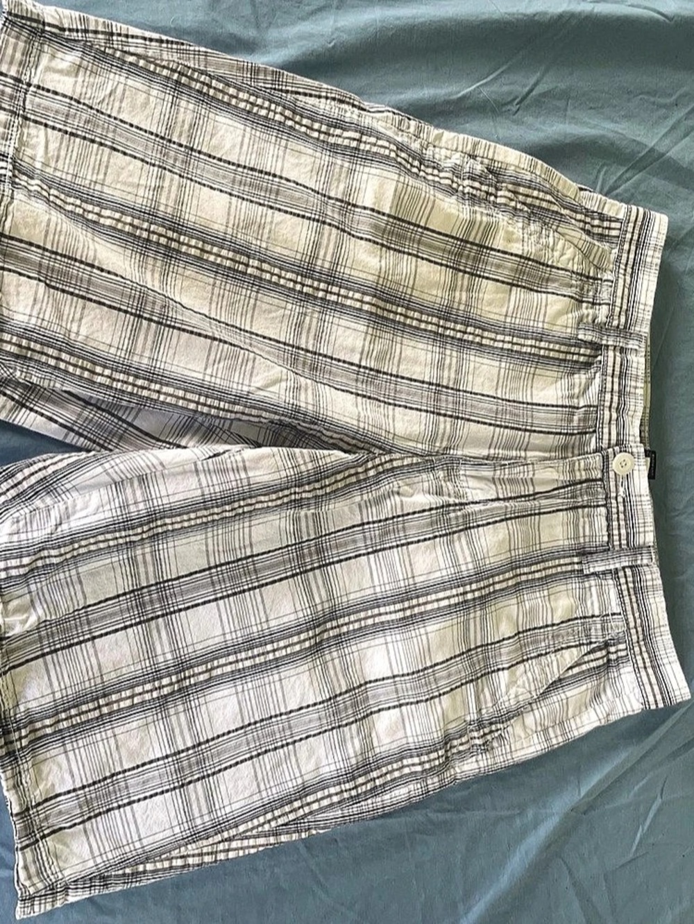 Apt. 9 Men's Plaid Shorts in Gray & White Waist 30